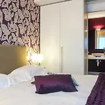 Spluga Sosta & 호텔 두비노