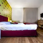 호텔 Spluga Sosta & 4*