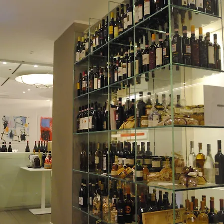 מלון Spluga Sosta &