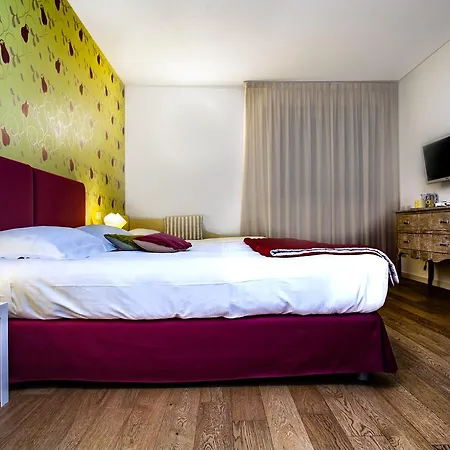 Hotel Spluga Sosta & 4*