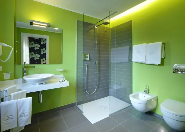 Spluga Sosta & Hotel 4*